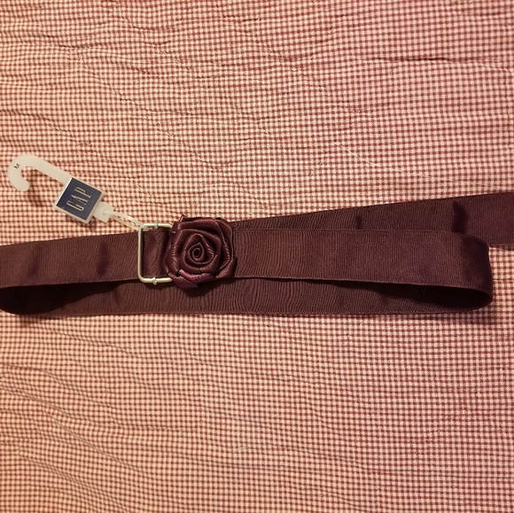 GAP Ribbon Rose Belt - Picture 3 of 6